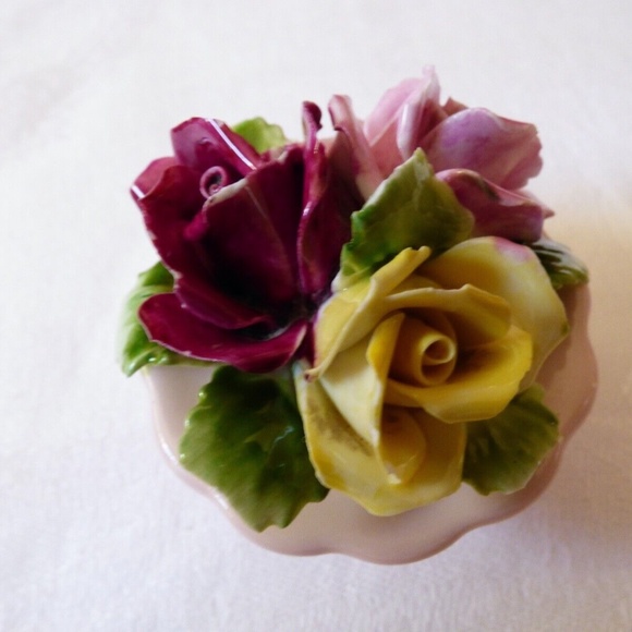 VTG England Royal Adderley Bone China hand made Floral Rose Vanity Figurine - Picture 6 of 10